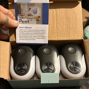 Black and White Pest Repeller Set